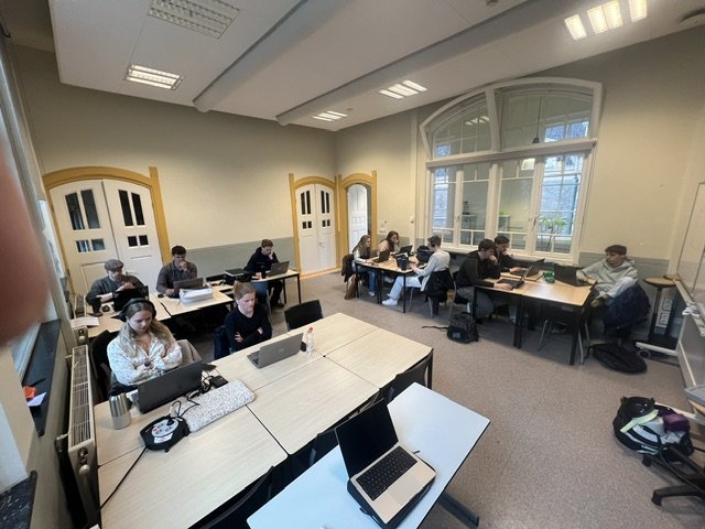 Studenten in de les — eerste meetmoment AI-docent, NHL Stenden